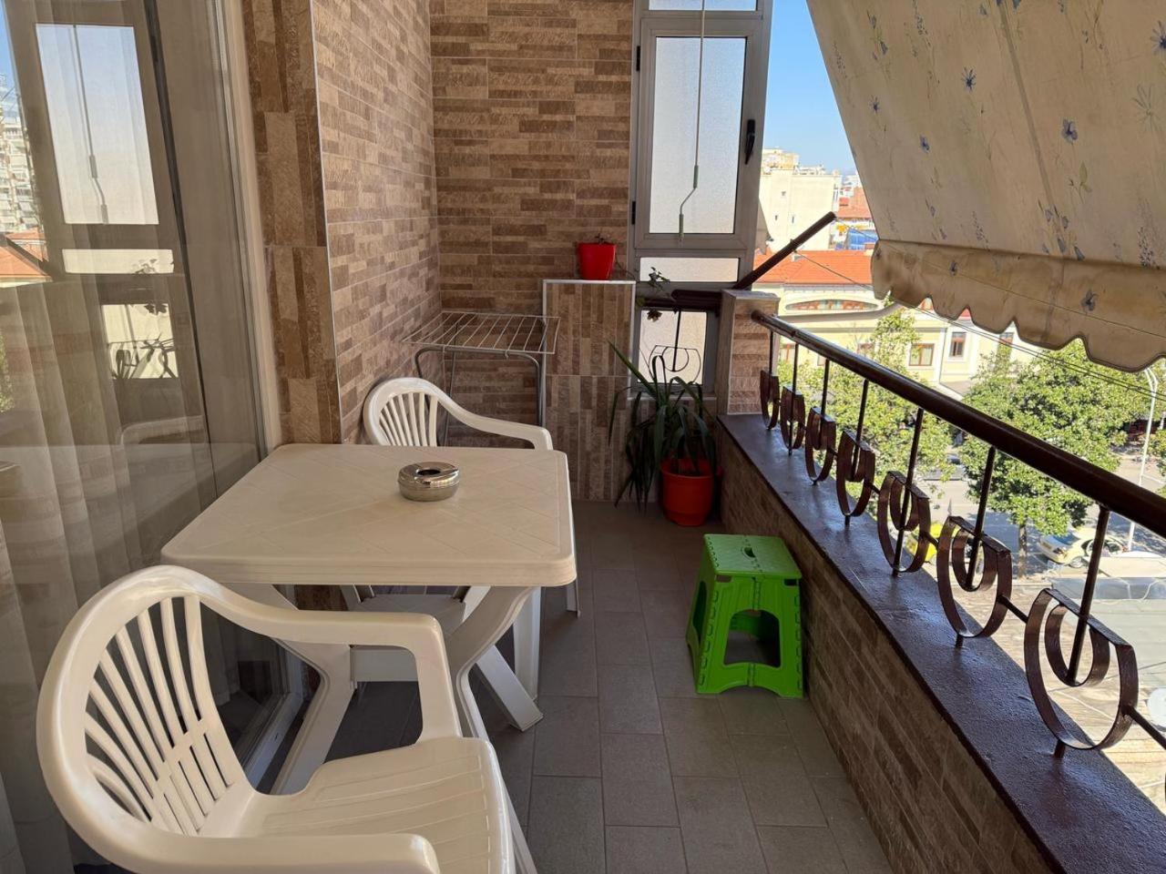 Juli's Spot * Tirana